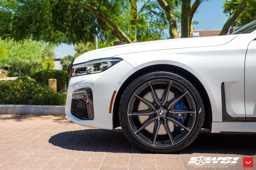 Детали экстерьера BMW 750i xDrive on Vossen Wheels (HF-3) 2019 года  (фото 4 из 5)